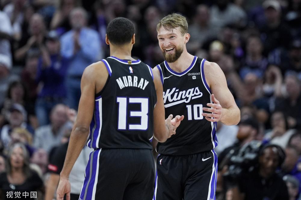 他们不仅展 他们不仅展