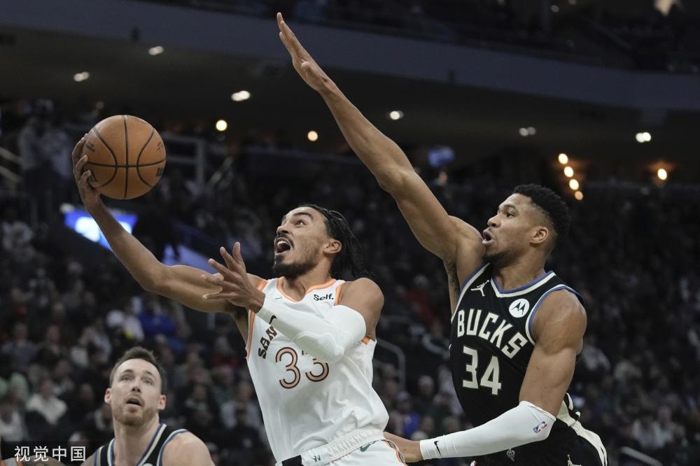 其他球员纷 其他球员纷